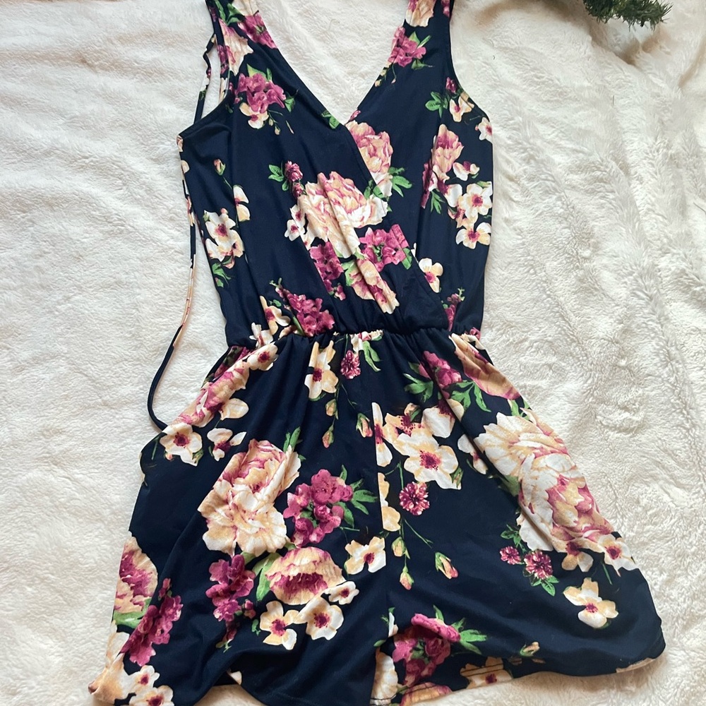 Eleven Oaks Boutique Floral Sleeveless Romper Small